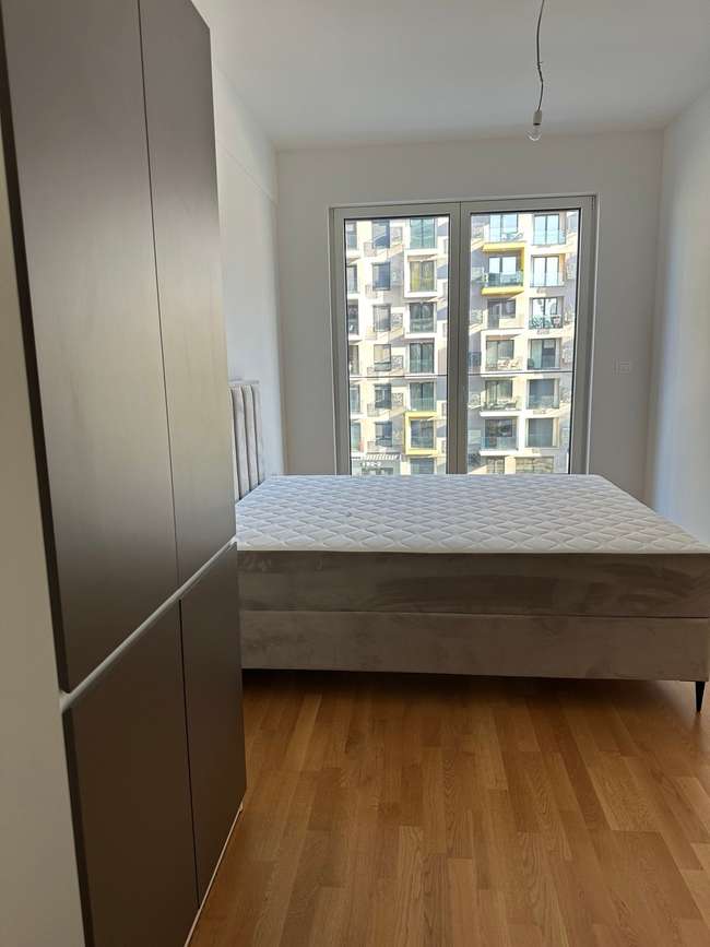 Се изнајмува нов наместен 3-собен стан во East Gate Living - 3