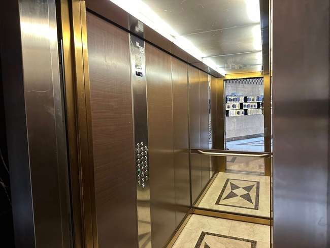 Се продава наместен двособен стан во Flatiron, Адора - 3