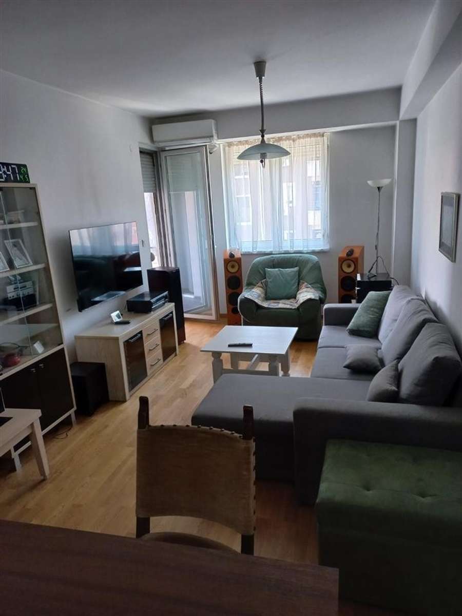 Се продава трособен стан во Аеродром, Тобако - 1