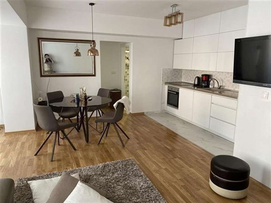 Се изнајмув 2-собен стан во Центар, Капиштец - 1